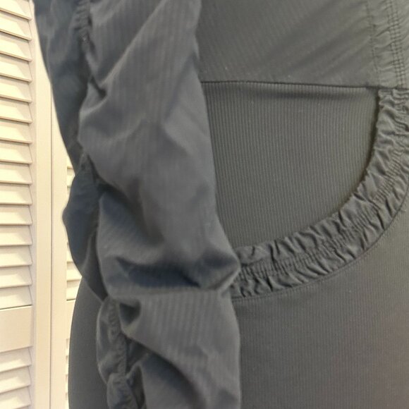 Lululemon Black Fitted Jacket with Hood: Size 4/6 - Picture 12 of 16